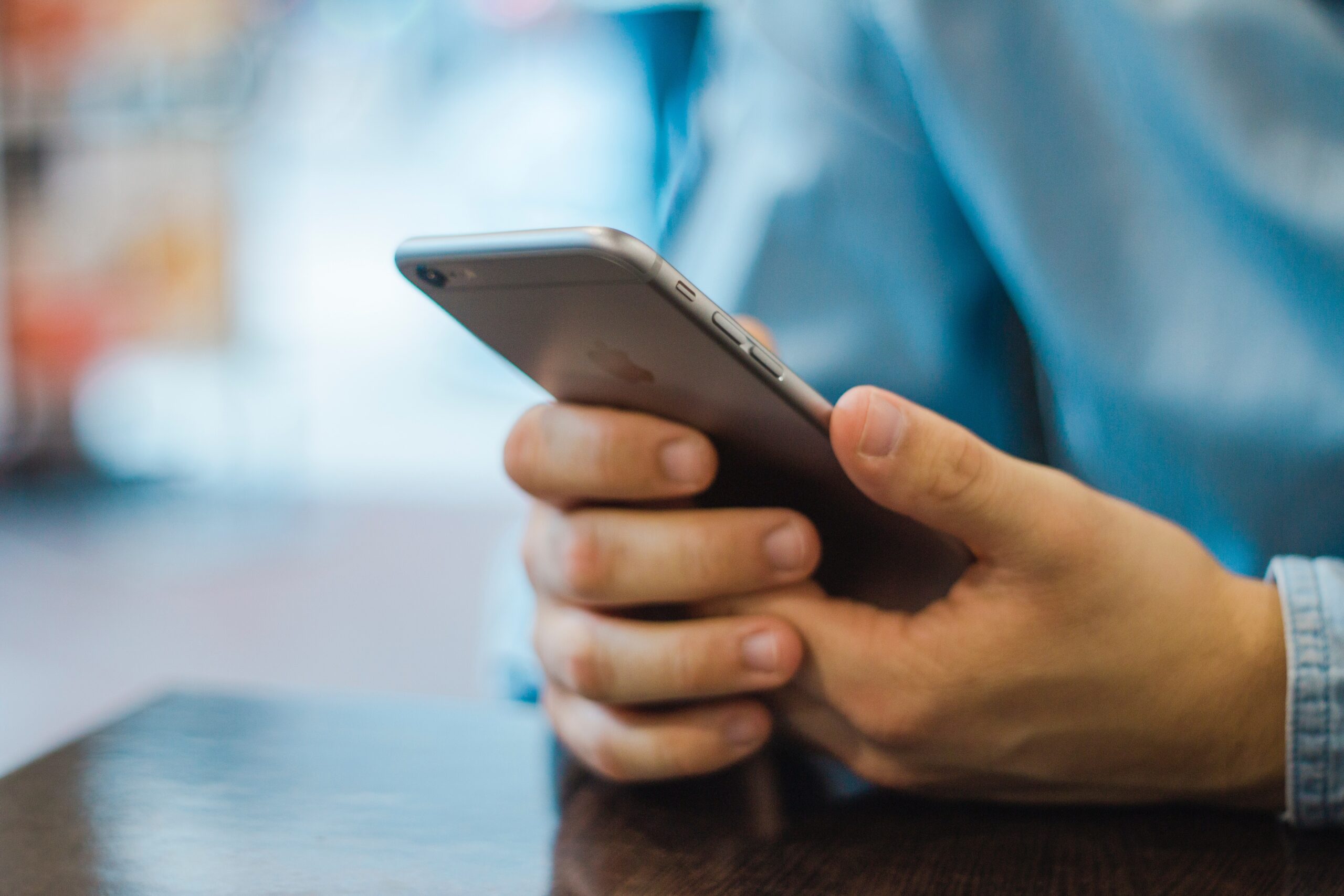副業で人気の物販ビジネスはスマホだけでもできる?注意点は?